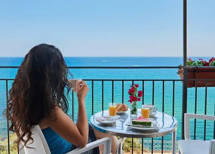 Hotel Punta Nord Est