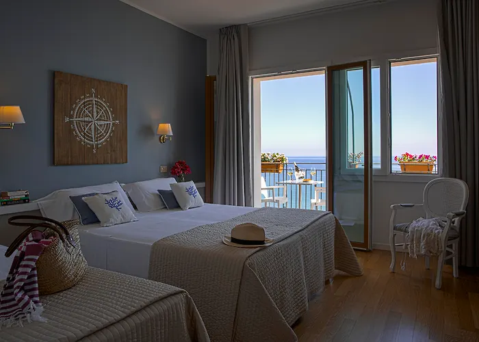 Hotel Punta Nord Est