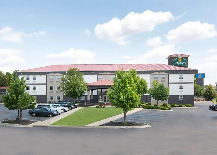 La Quinta By Wyndham Blue Springs