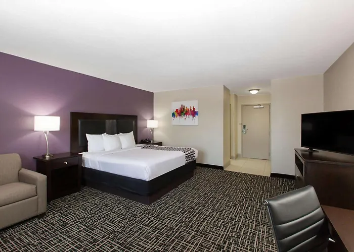 La Quinta By Wyndham Blue Springs