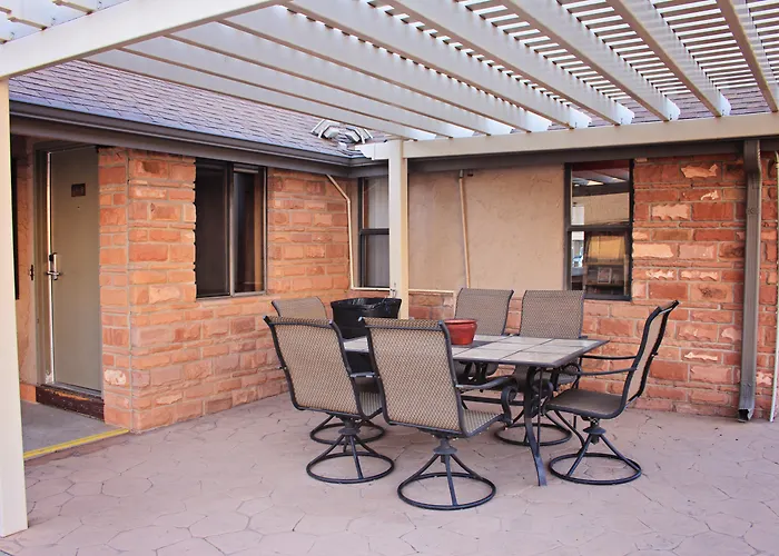 Bowen Motel