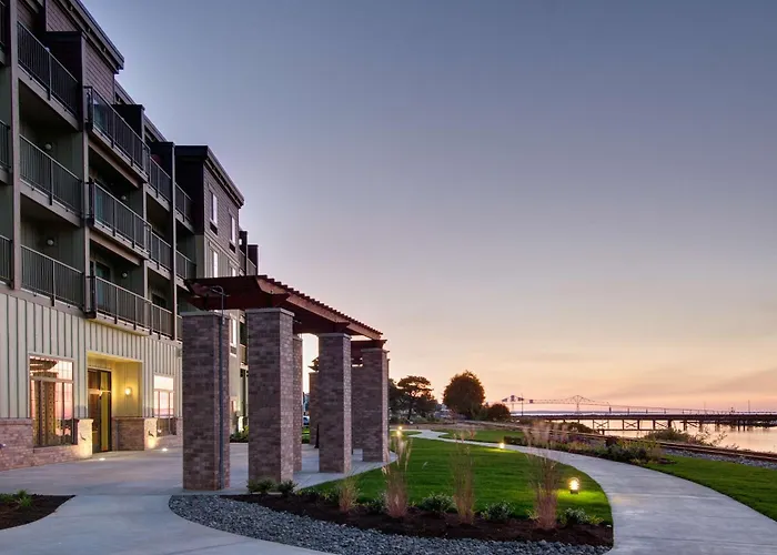 Hampton Inn & Suites