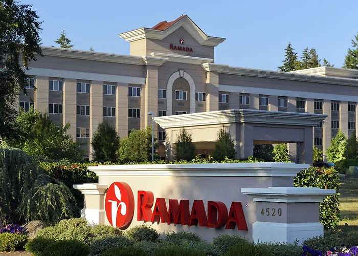 Ramada By Wyndham Olympia Hotel