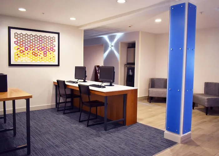 Holiday Inn Express & Suites Albany By Ihg