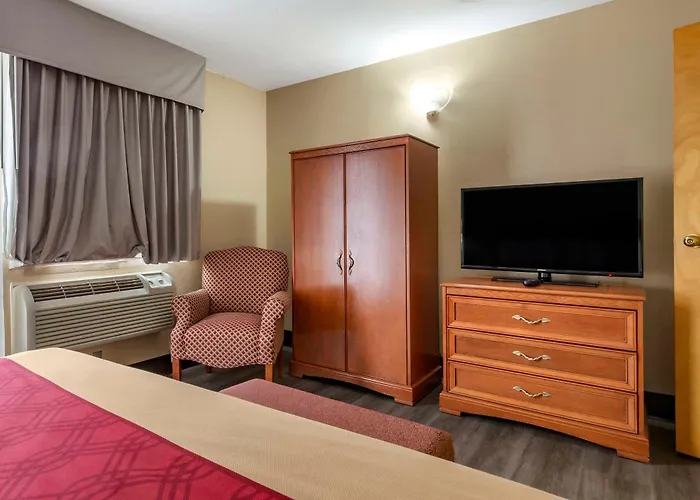 Econo Lodge & Suites Southern Pines - Pinehurst