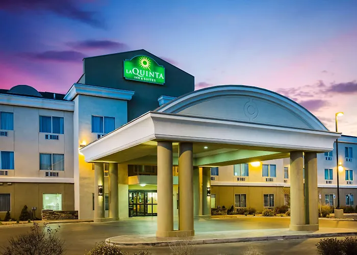 La Quinta By Wyndham Ely Hotel