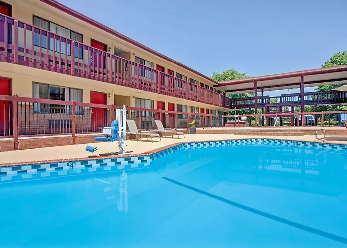 Super 8 By Wyndham Albany