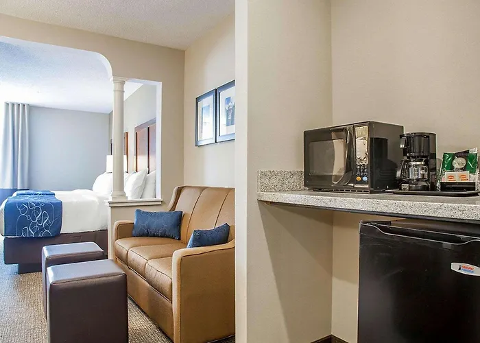 Comfort Suites West Warwick - Providence