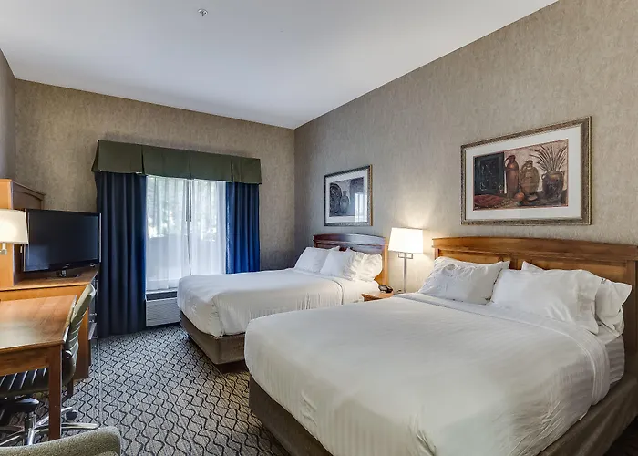 Holiday Inn Express & Suites Saskatoon Centre By Ihg