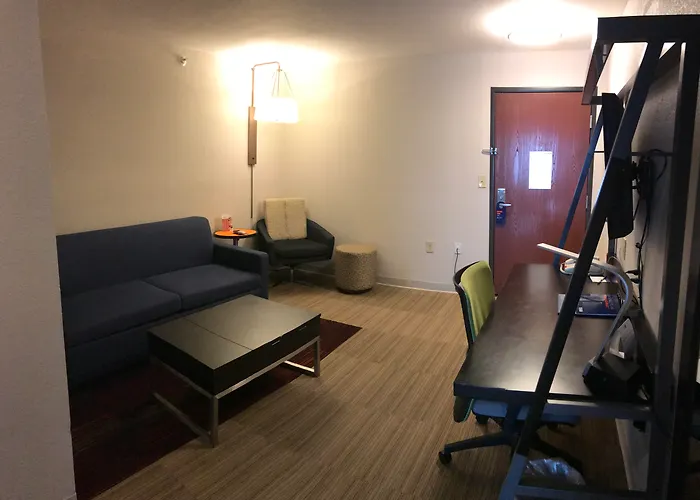 Holiday Inn Express Hotel & Suites Maryville By Ihg
