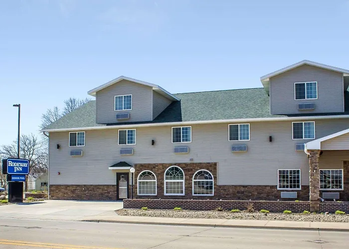 Rodeway Inn & Suites Near Okoboji Lake