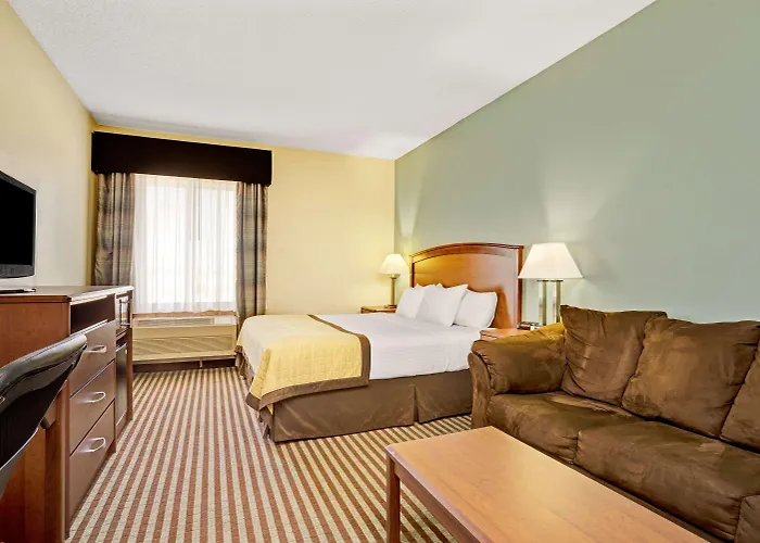 Baymont By Wyndham Wahpeton Hotel