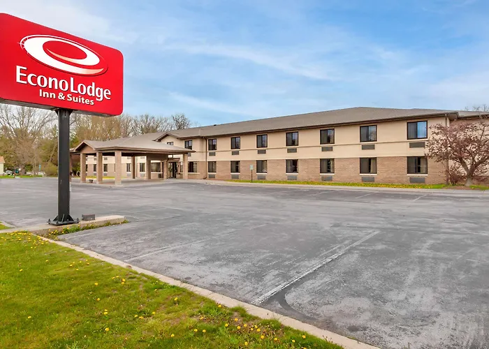 Econo Lodge Inn & Suites Oconto