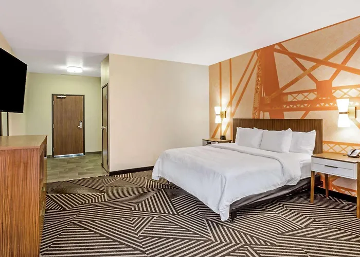La Quinta By Wyndham Waco Baylor Downtown Hotel