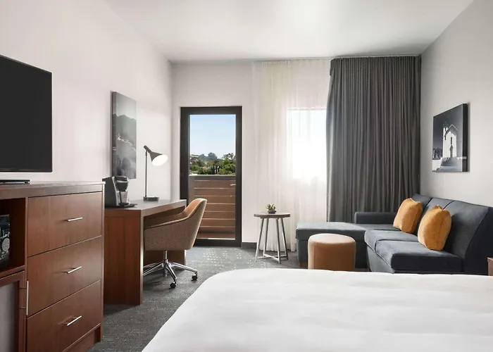La Quinta By Wyndham San Luis Obispo Hotel