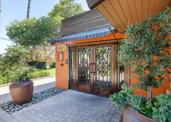 Carlton Oaks Lodge, An Ascend Collection Hotel Santee