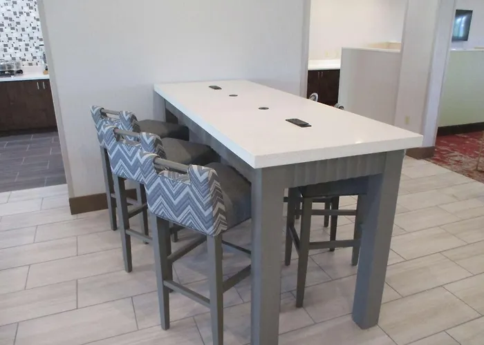 La Quinta Inn & Suites By Wyndham Jackson-Cape Girardeau