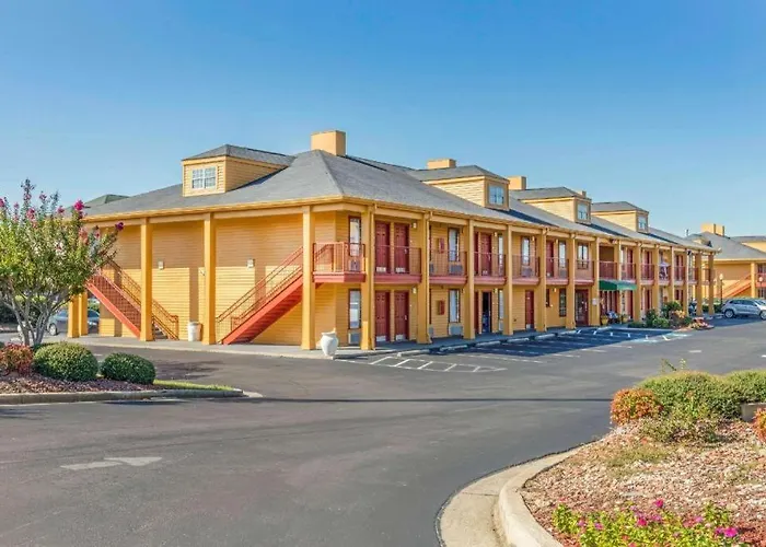 Quality Inn Bessemer I-20 Exit 108