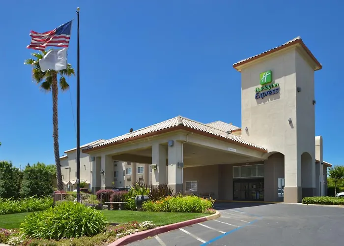 Holiday Inn Express Madera By Ihg