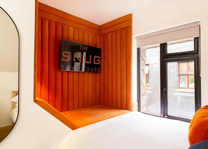 The Snug Townhouse