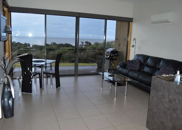 Rocky Cape Retreat