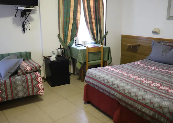 Hotel Bucaneve
