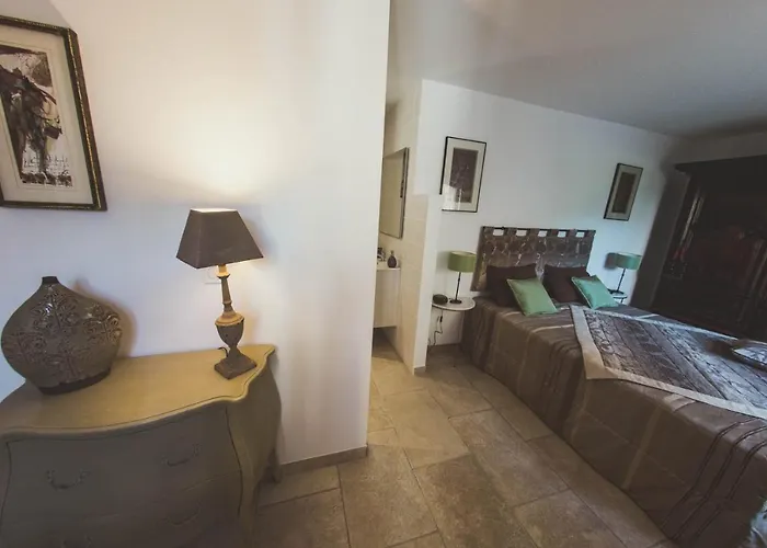 Hotel Les Cent Ciels à Salavas