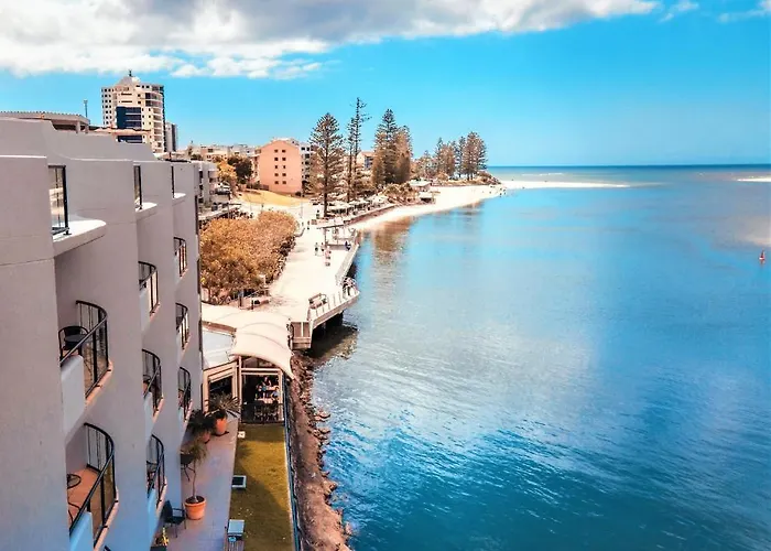 La Promenade Absolute Waterfront Apartments