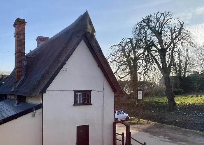 Kings Head Low House