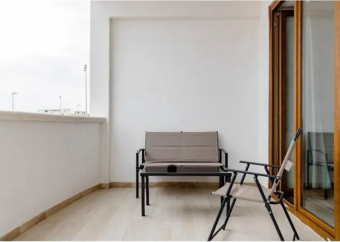 Manfredi Sea Room