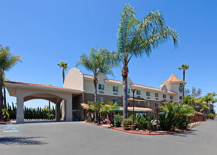 Holiday Inn Express & Suites San Diego- By Ihg