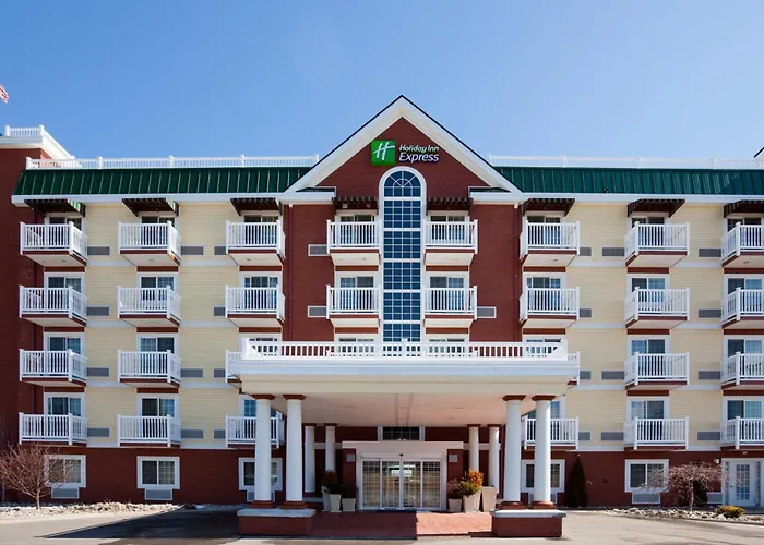 Holiday Inn Express & Suites Petoskey By Ihg