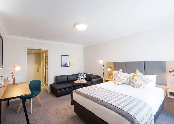 Holiday Inn Farnborough By Ihg