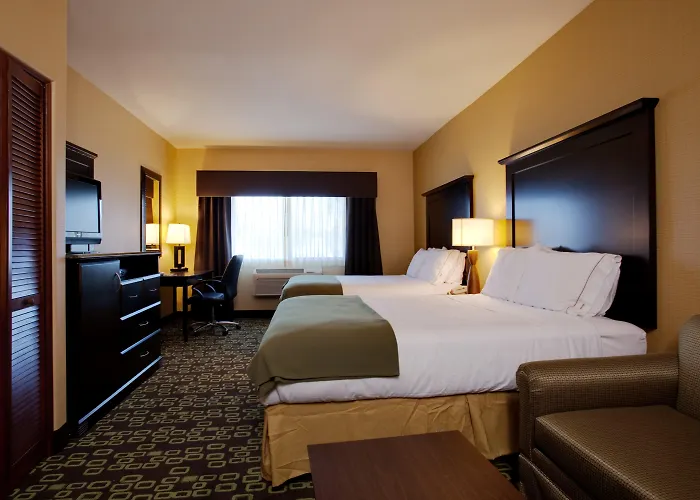 Holiday Inn Express & Suites Woodland Hills By Ihg