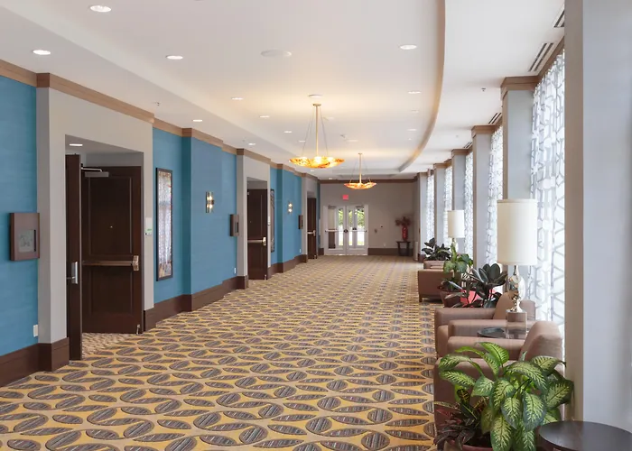 Crowne Plaza Shenandoah - Woodlands Area By Ihg