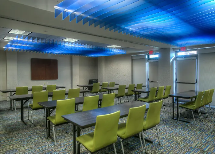 Holiday Inn Express & Suites Tempe By Ihg