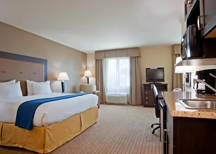 Holiday Inn Express & Suites Madison-Verona By Ihg