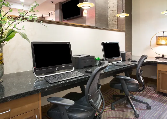 Holiday Inn & Suites Downtown By Ihg