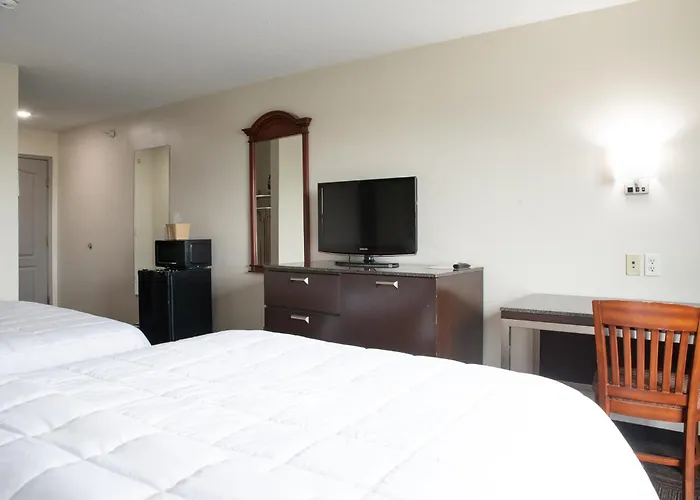 Blisspoint Inn & Suites Marion