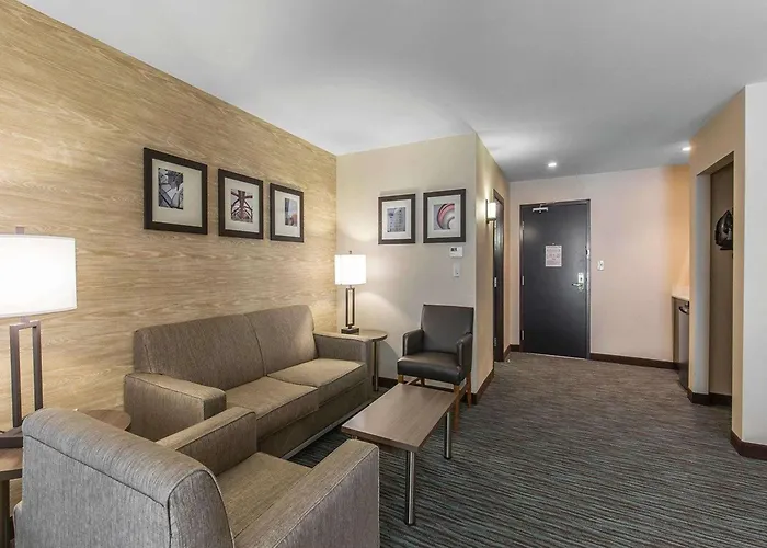 Comfort Inn & Suites Airport North Calgary