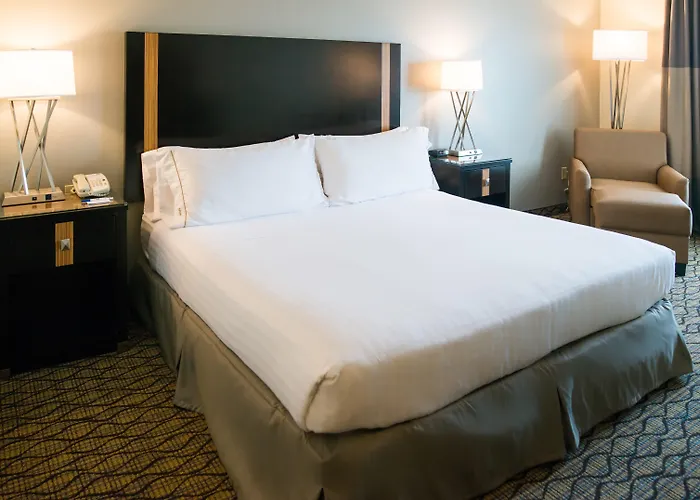 Holiday Inn Express Hotel & Suites Chanhassen By Ihg