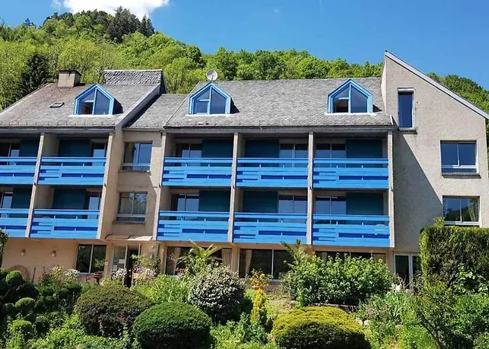 Le Castel du Cantal Groupe Village Fani