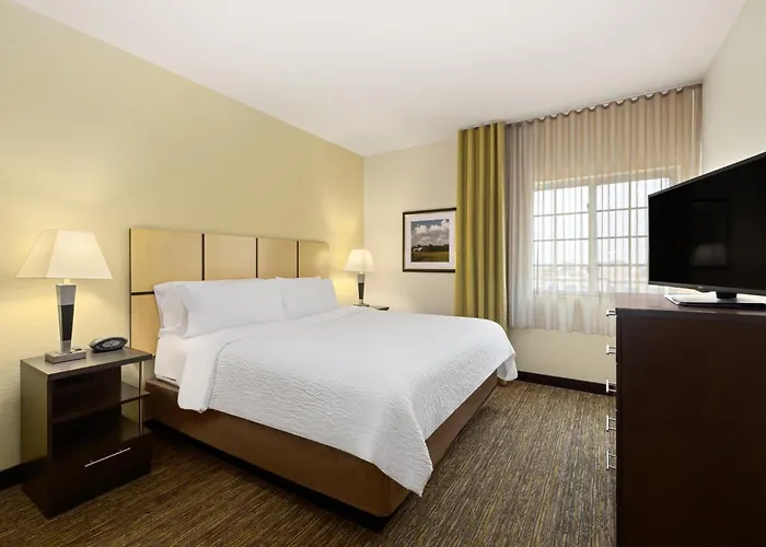 Candlewood Suites Bismarck