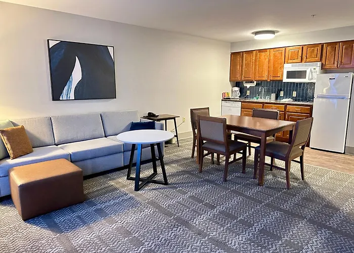 Staybridge Suites Milwaukee West-Oconomowoc By Ihg
