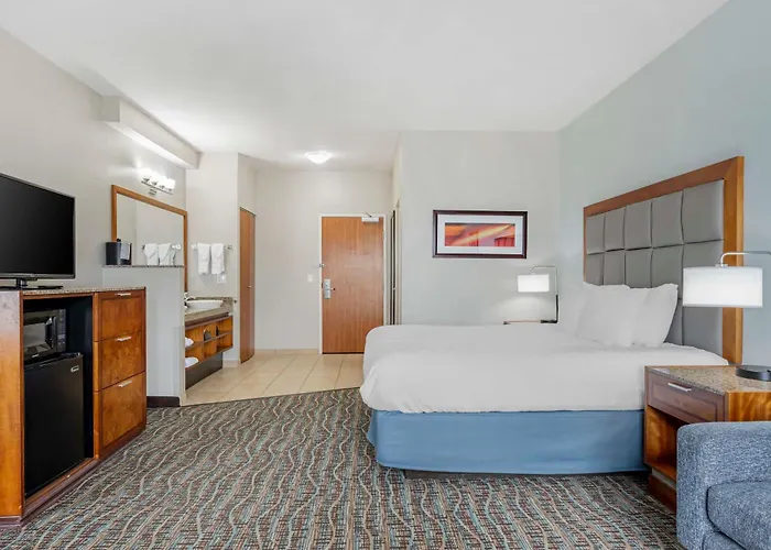 Best Western Plus Peppertree Inn At Omak