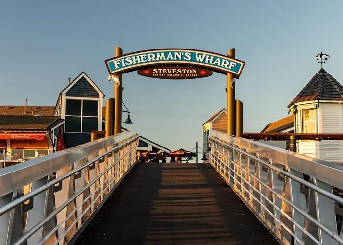Steveston Waterfront Hotel