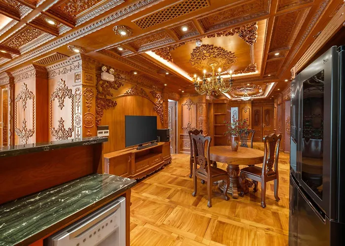 Monalisa Luxury Hotel