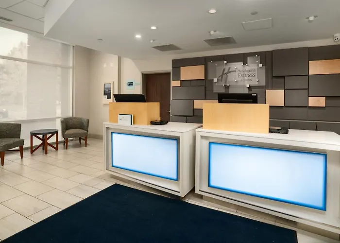 Holiday Inn Express & Suites - Brandon By Ihg