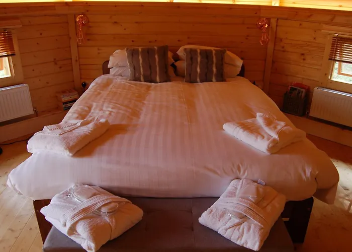 Romantic Rural Retreats Crewkerne