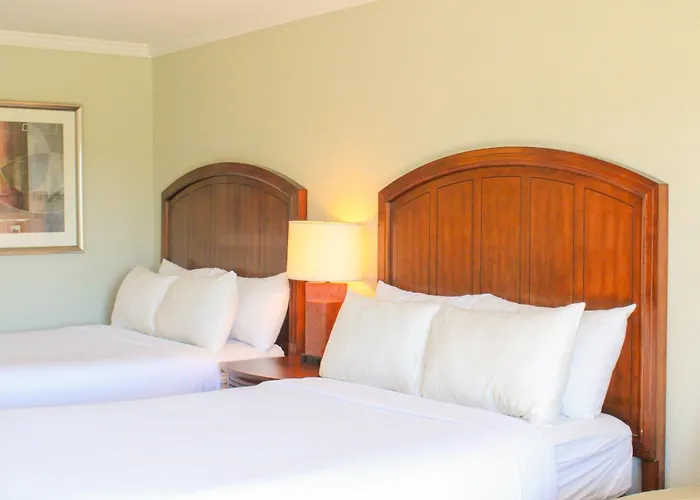 Cape Cod Irish Village - The Emerald Resort Barnstable